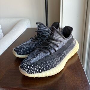 YEEZY BOOST 350 V2 'CARBON' Adidas Sneakers